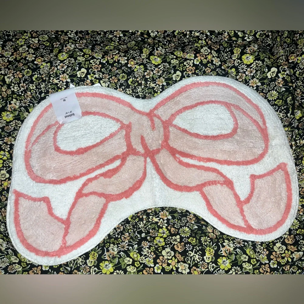 Urban Outfitters UO HOME White With Pink Bow Bath Mat 20x30” NEW NWT